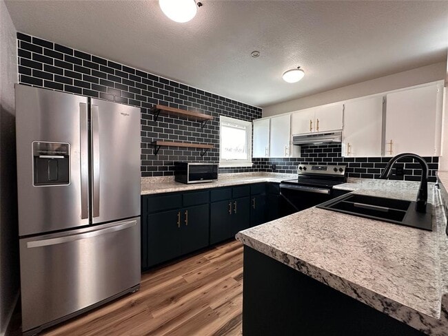 Building Photo - 8617 Putnam Dr