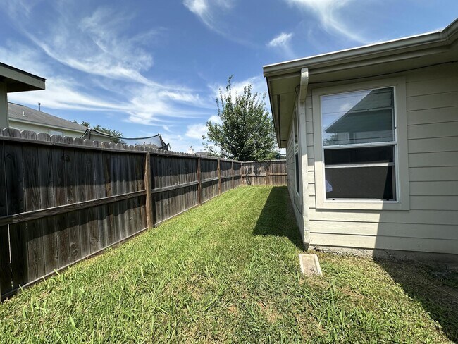 Building Photo - 1034 Junction Ct