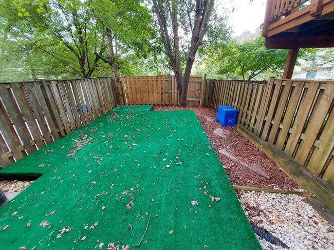 Building Photo - Beautiful 2BR 2BA Townhouse in Germantown ...
