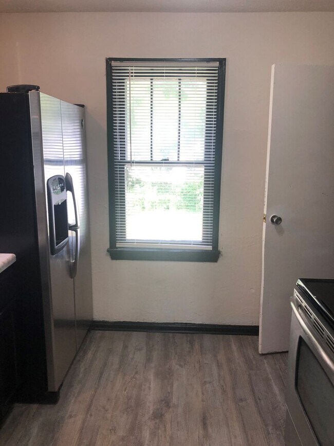 Building Photo - 3 Bedroom Canton Home