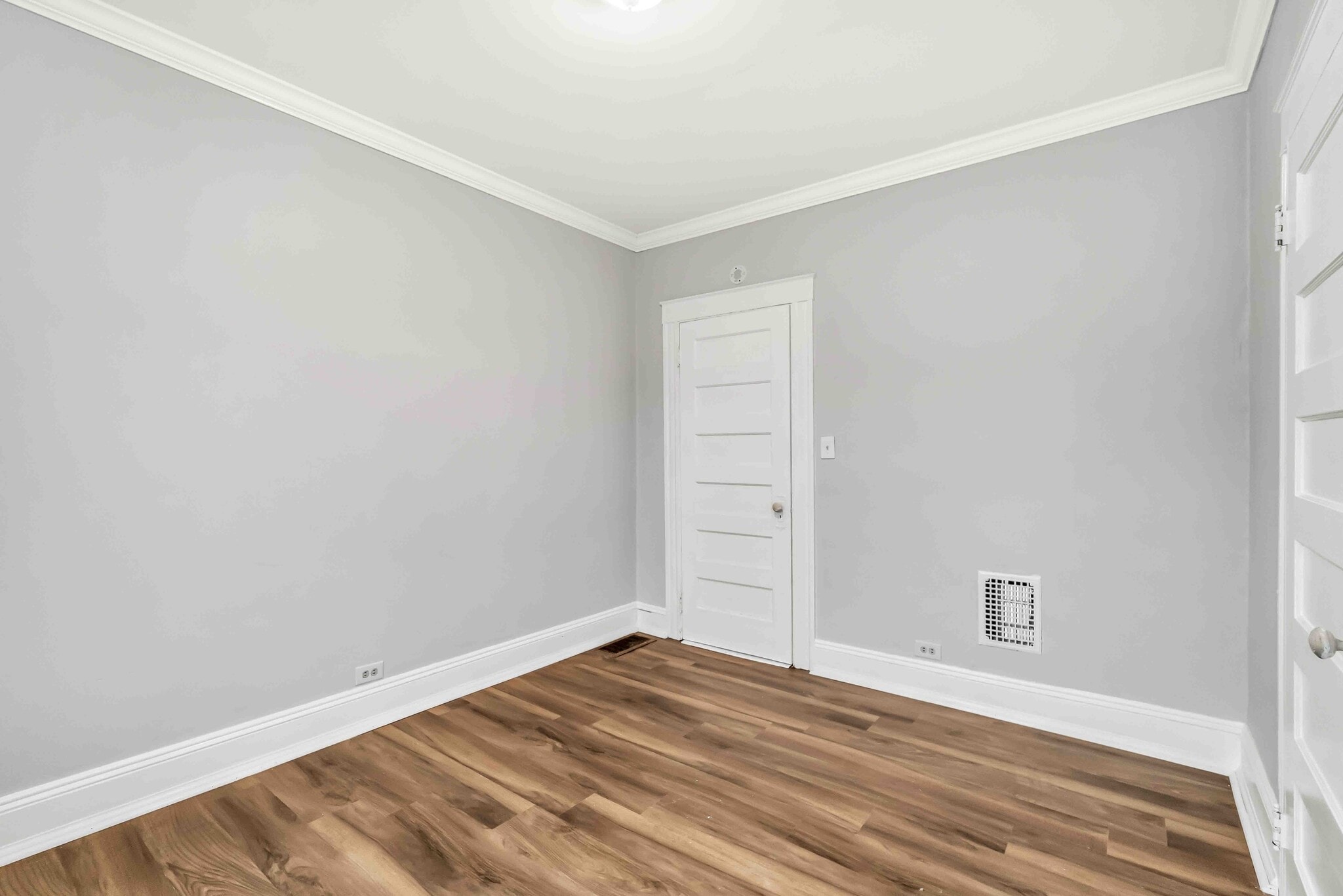 Building Photo - 208 Rocton Ave