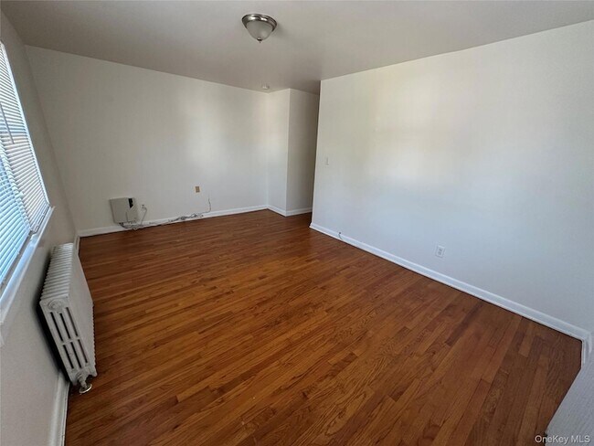 Building Photo - 70 Broadway