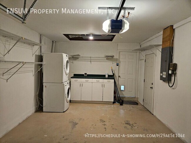 Building Photo - 2445 Indigo Dr