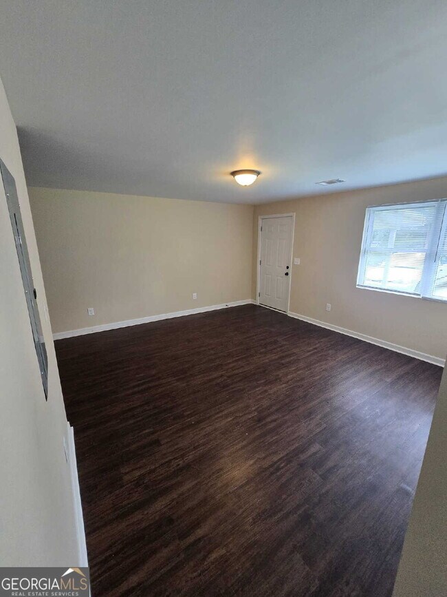 Building Photo - 510 Woodard Ave