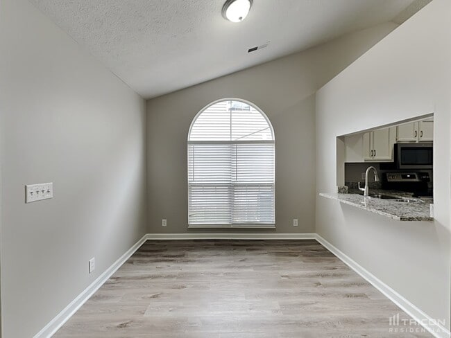 Building Photo - 1211 Wembley Dr
