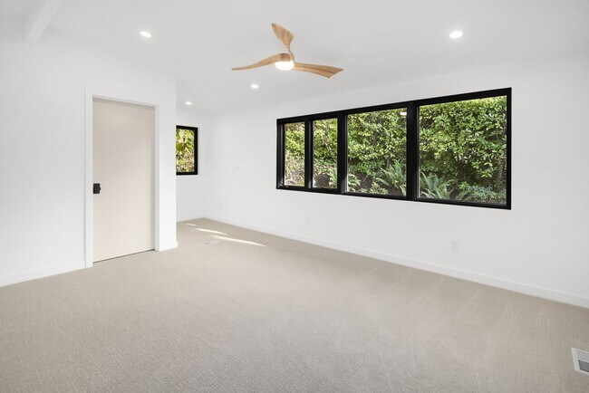 Building Photo - 4148 Boulevard Pl