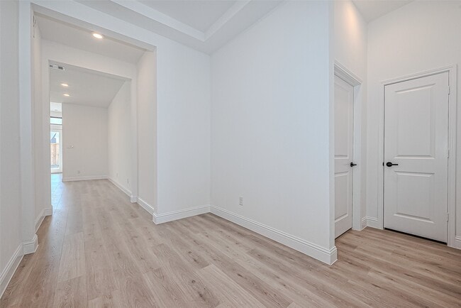 Building Photo - 2315 Red Chip Ln