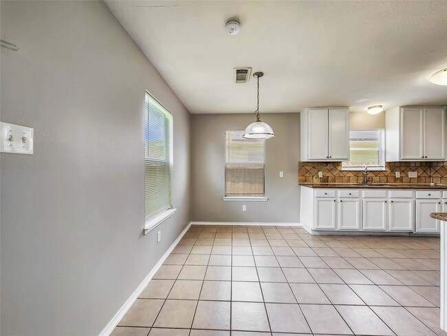 Building Photo - 14007 Marners Ct