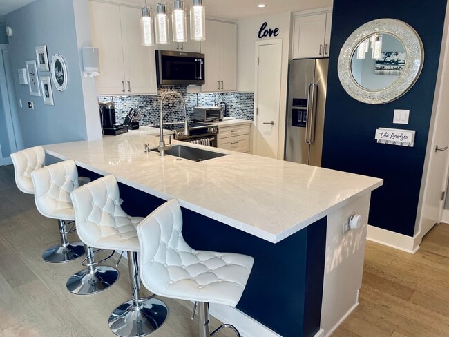 Kitchen - 603 Davis St