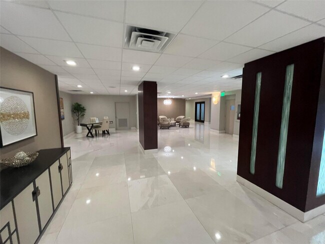 Building Photo - 3500 Galt Ocean Dr