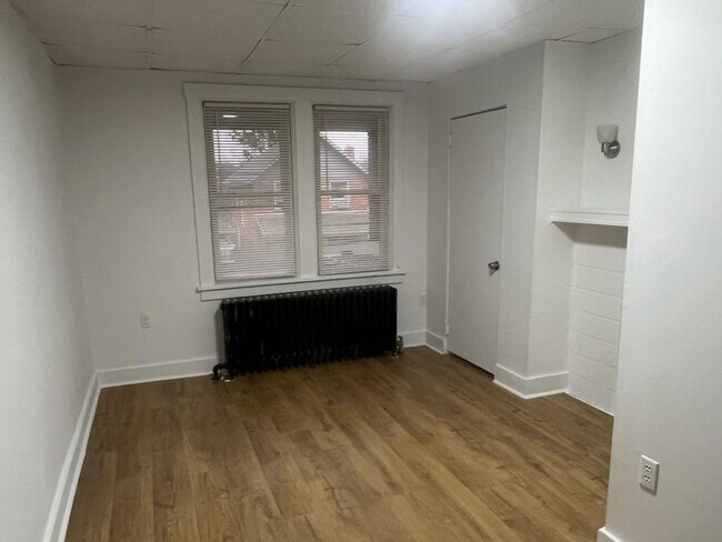 Building Photo - 1661 Belasco Ave