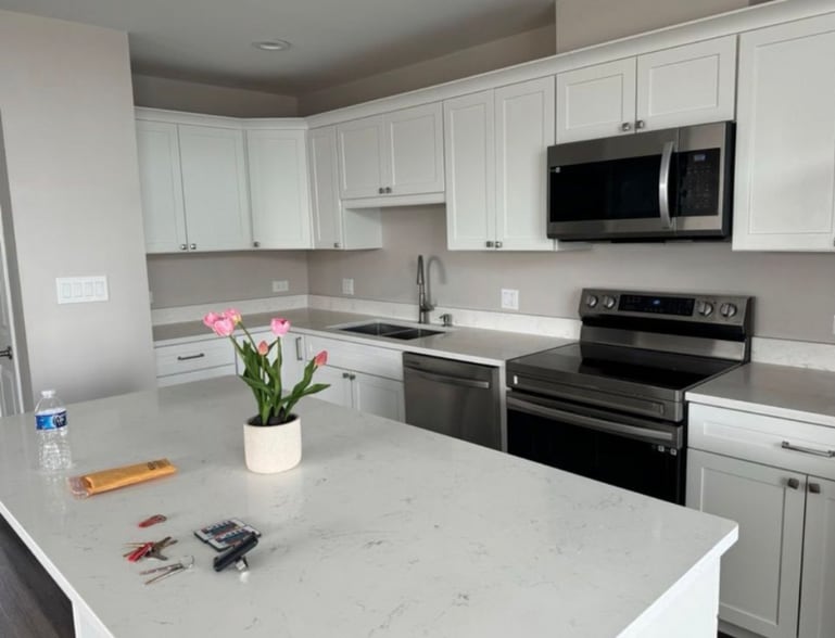 Building Photo - 7208 Farmstead Ln