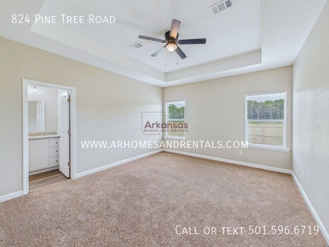 Building Photo - 824 Pine Tree Rd