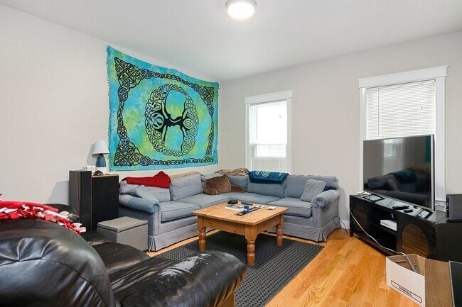 Building Photo - 14 Stickney Ave