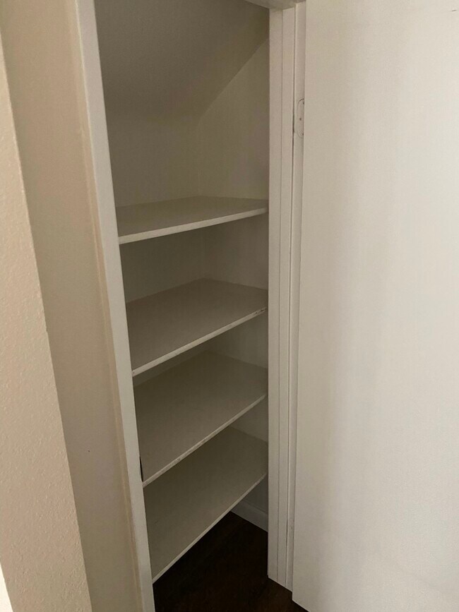 Building Photo - Woodmont