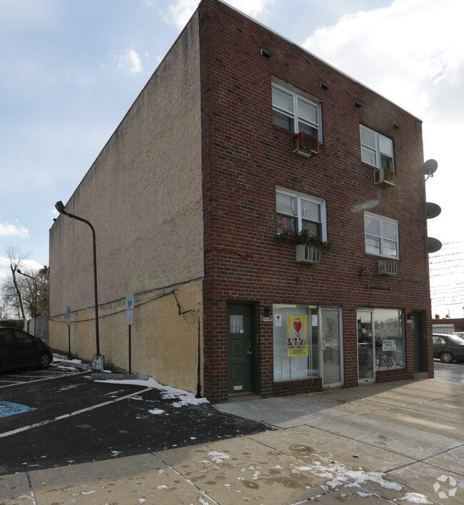 Building Photo - 6607 Frankford Ave