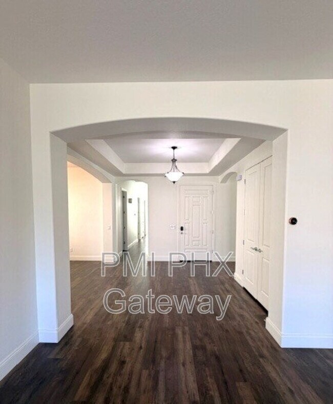 Building Photo - 2685 E Ebony Dr