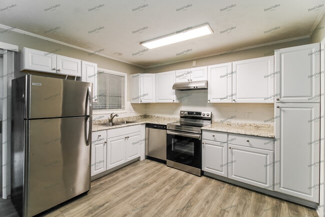 Building Photo - 1077 Ponderosa Park Dr