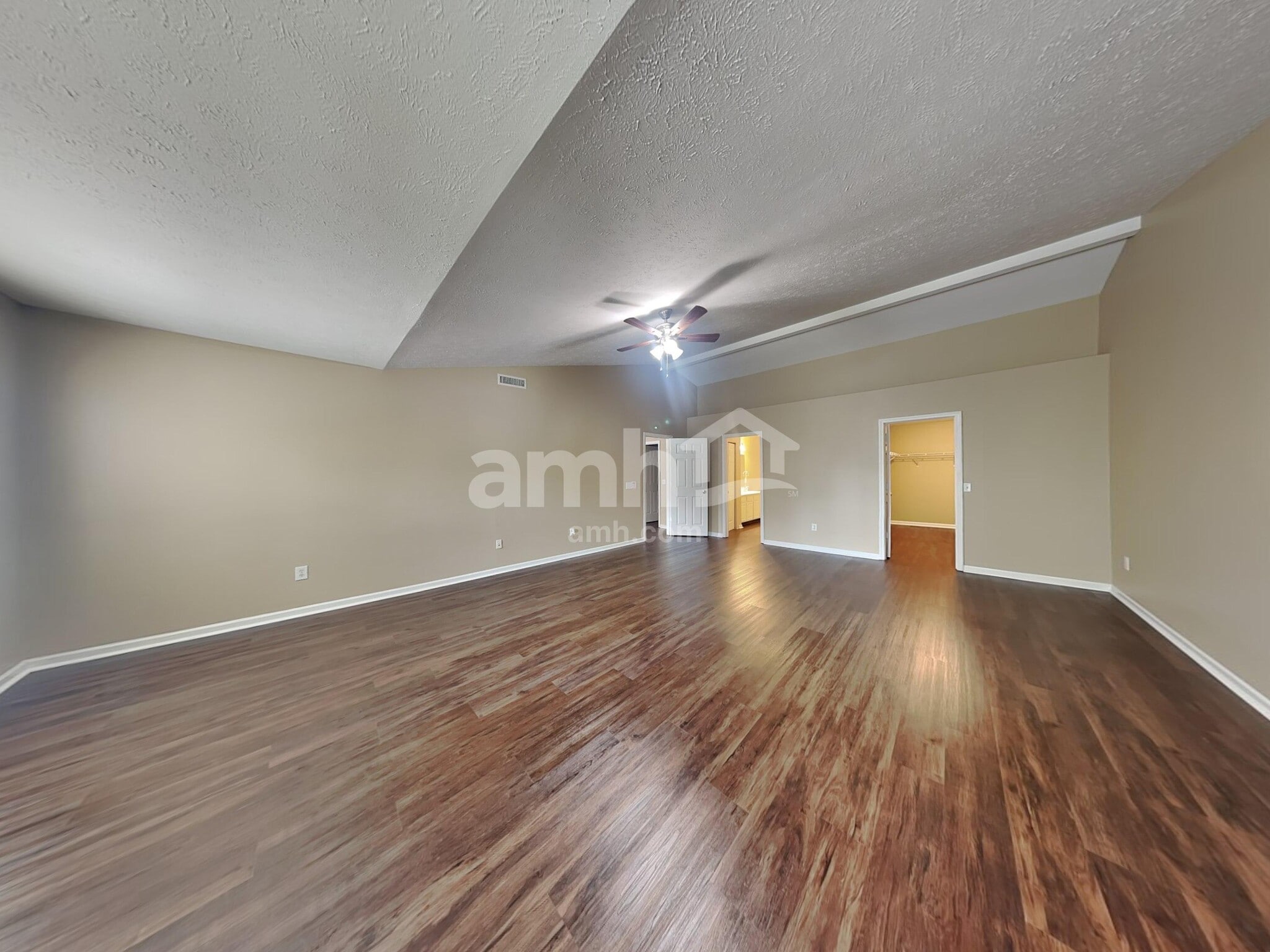 Building Photo - 10640 Standish Pl