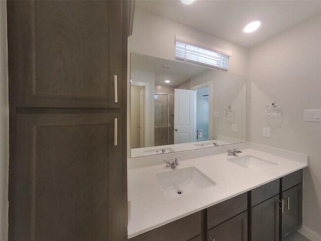 Building Photo - 9835 Willow Creek Commerce Dr
