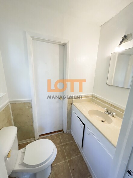 Building Photo - 42 West Ave