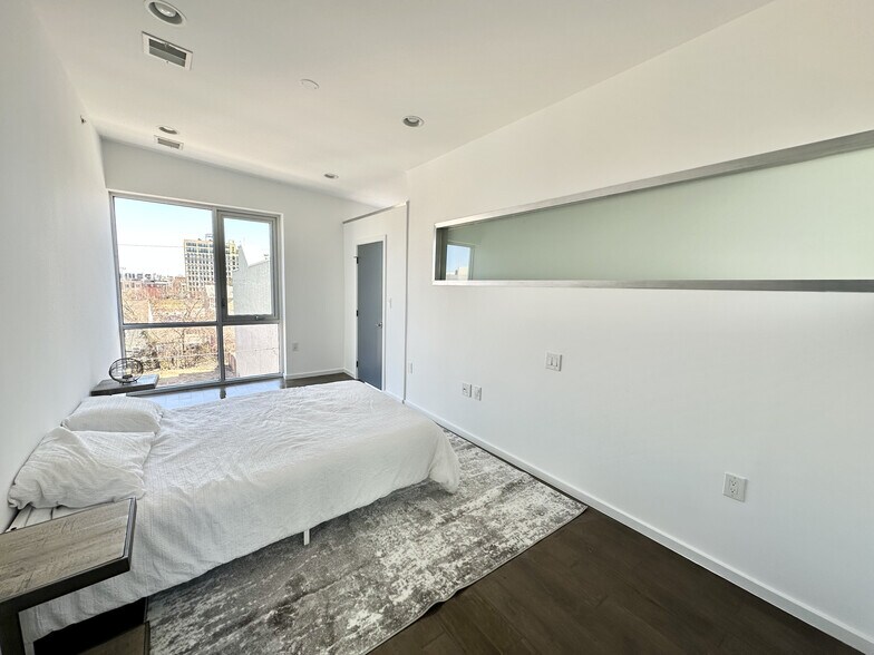 Building Photo - 1422 N 7th St