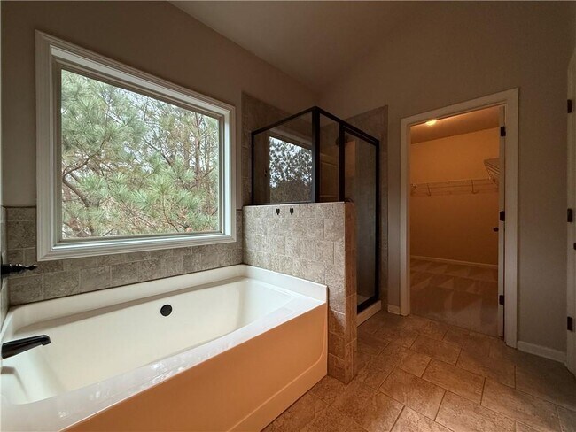 Building Photo - 4916 Briarcliff Dr