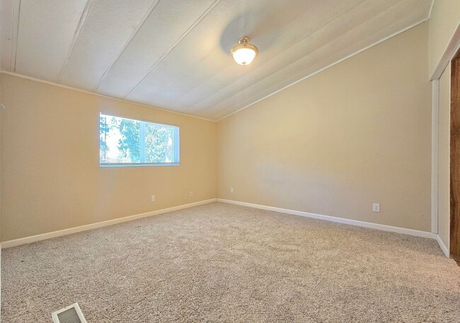Building Photo - 3 Bedroom Home in Marysville