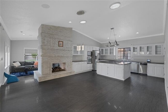 Building Photo - 9 Quail Run Rd