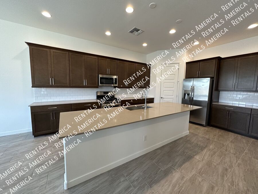 Building Photo - 2579 E Ibis St