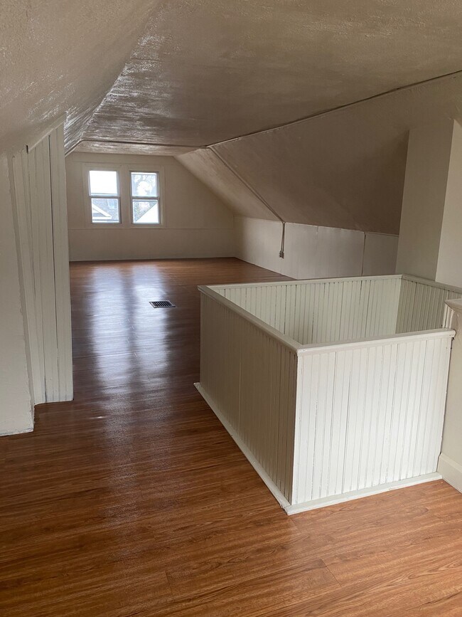 Building Photo - 1621 Grantwood Ave