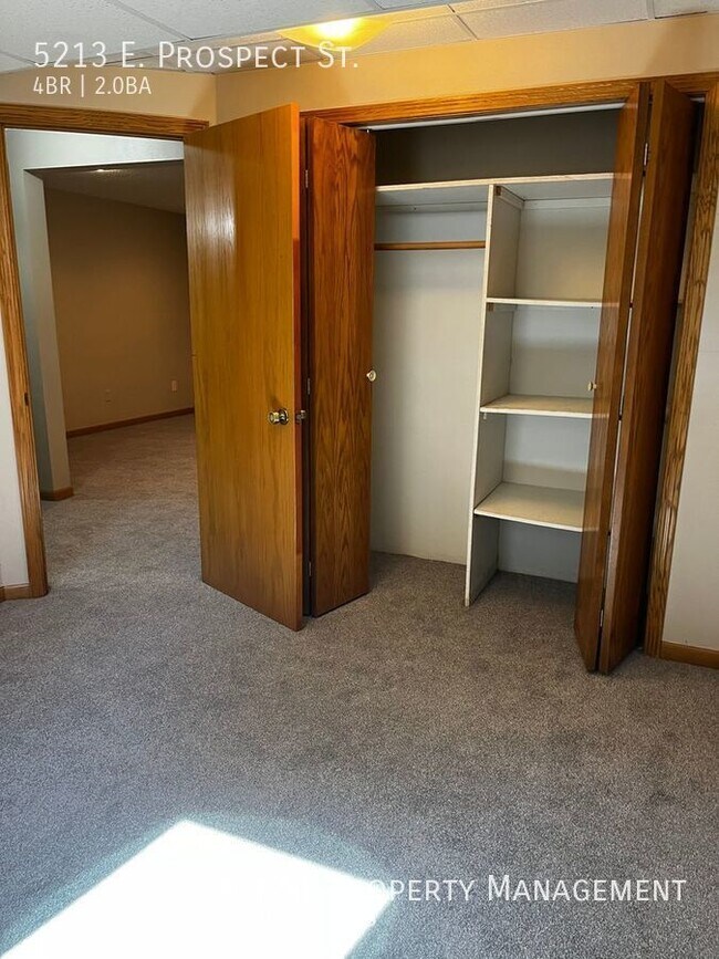 Building Photo - Newly Renovated 4 Bed/2 Bath East Side Ran...