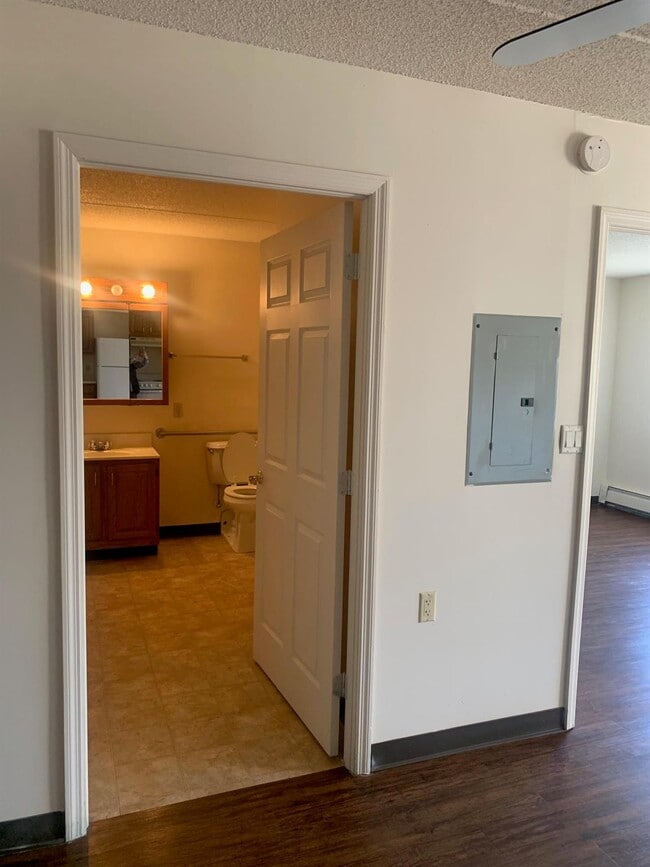 Building Photo - 35 Cerone Pl