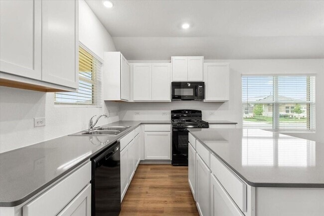 Building Photo - 104 Winged Foot Ct