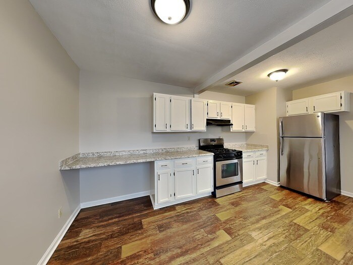 Building Photo - 308 Rebecca Ct