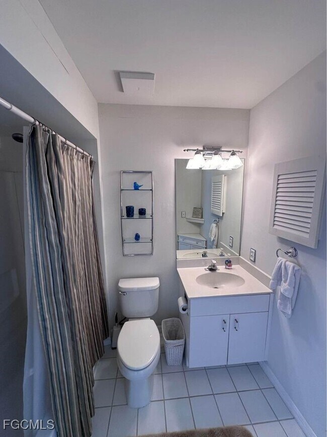 Building Photo - 12061 Summergate Cir