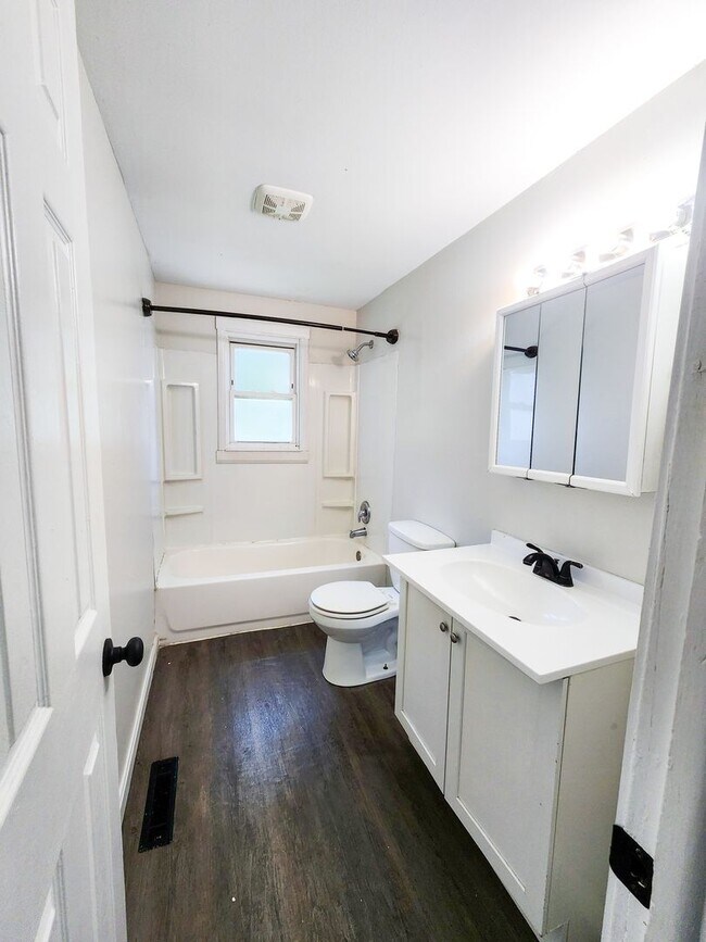 Building Photo - Freshly Updated 4BR Home Offering Space, Style & Everyday Comfort!