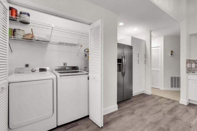 Building Photo - 7894 Granada Pl