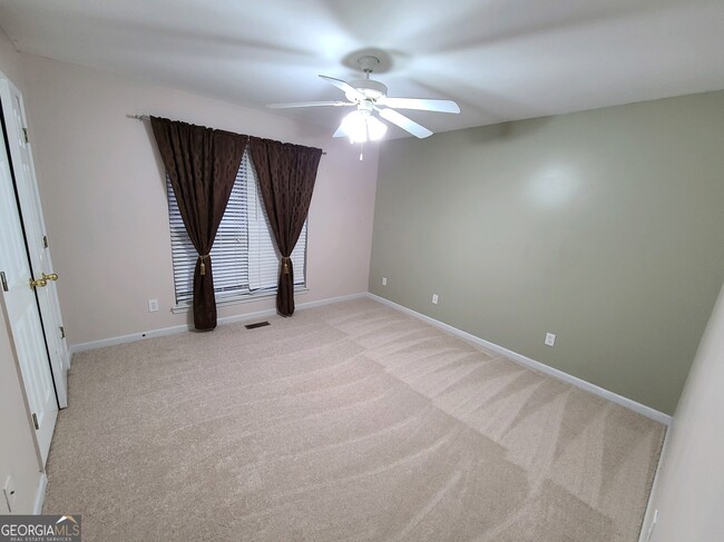 Building Photo - 225 Vinestone Ct