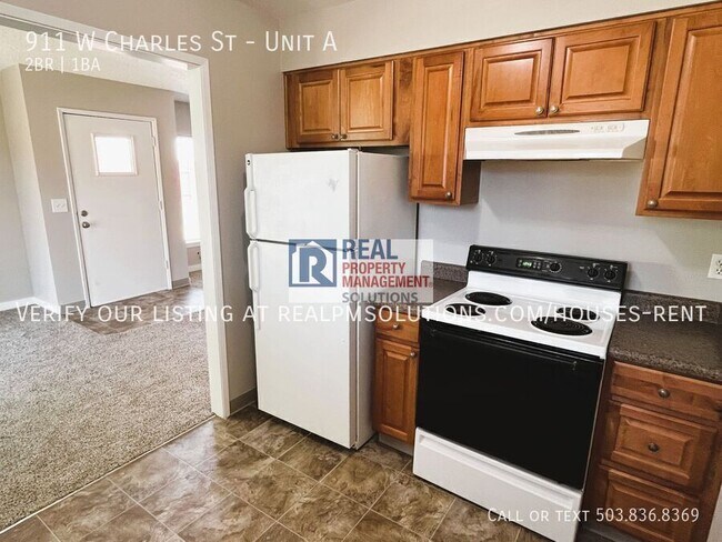 Building Photo - 911 Charles St