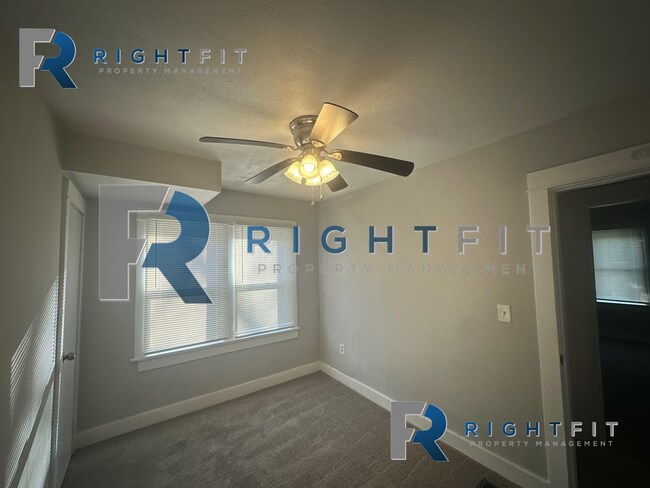 Building Photo - 3 bedroom 1 bathroom