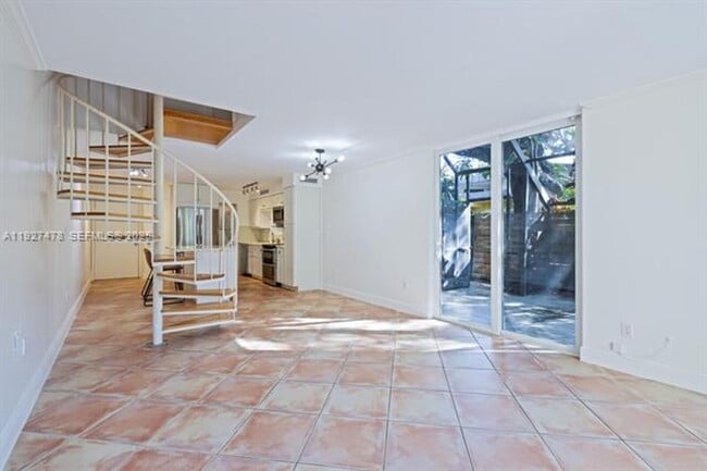 Building Photo - 3028 Center St