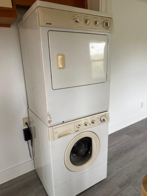 Building Photo - 1312 Standish St