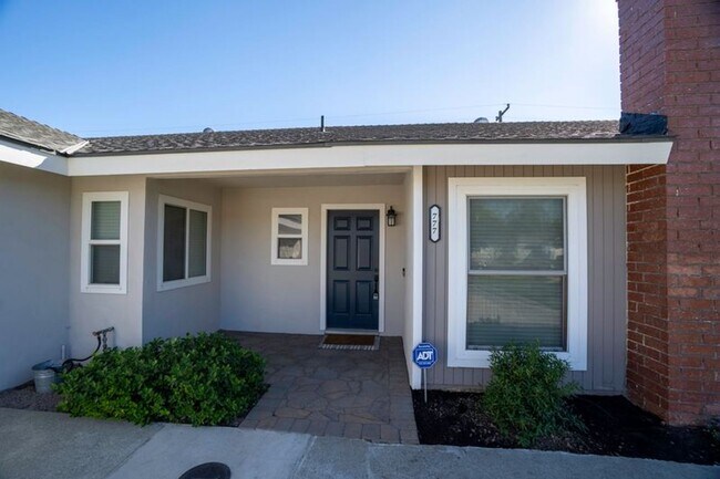Building Photo - Lovely Single-Story 4-Bedroom Home Available in Rialto!