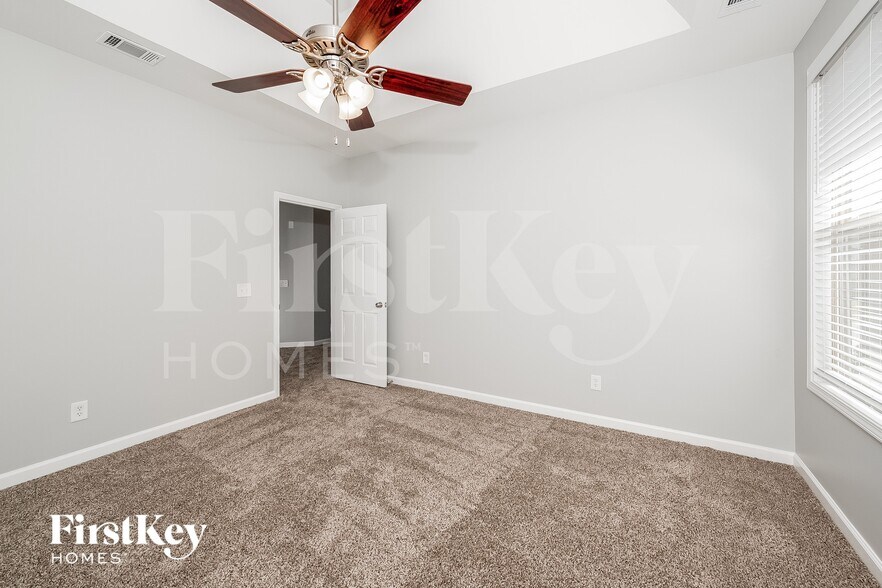 Building Photo - 1256 Washington Dr