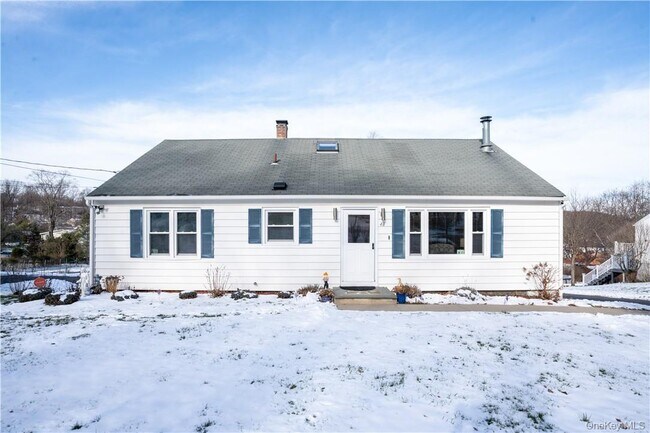 Building Photo - 48 Quaker Hill Rd