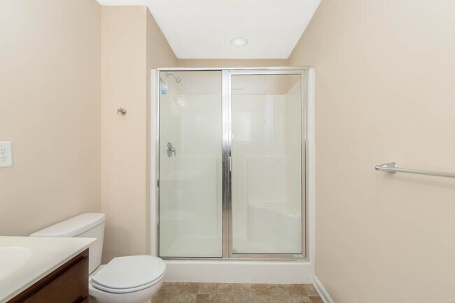 Building Photo - Beautiful 3 bedroom 2 Bath Town Home in Wi...