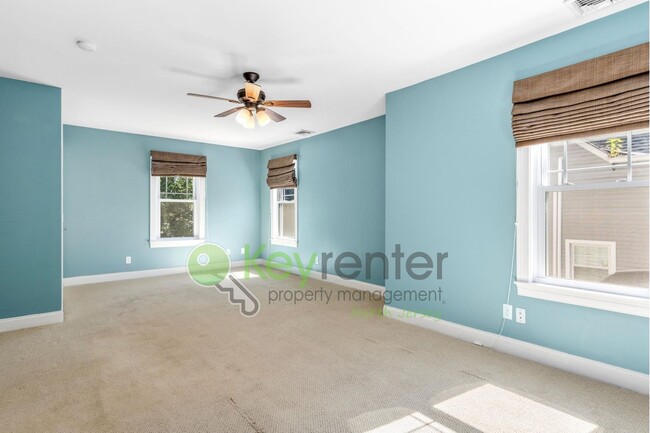 Building Photo - Beautiful 4-Bedroom Home with Fenced Yard ...