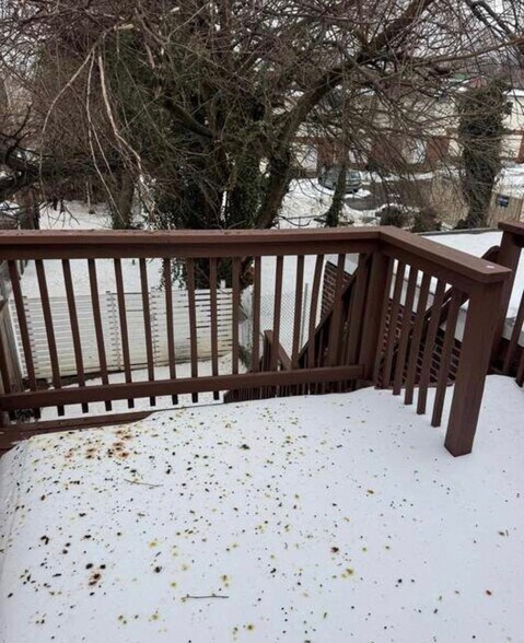 Building Photo - 731 W 4th St