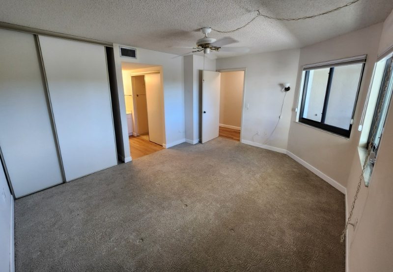 Building Photo - 7406 Lake Breeze Dr